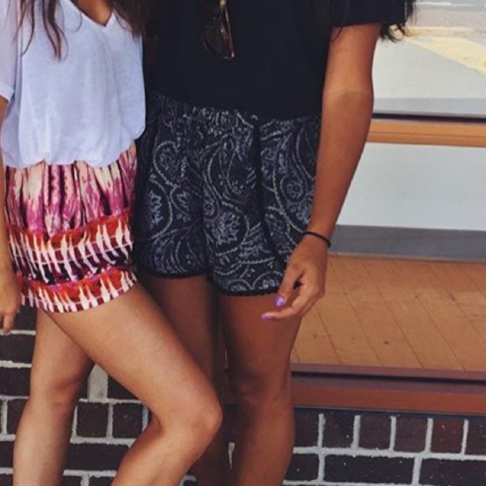Flowy patterned shorts - Picture 4 of 4